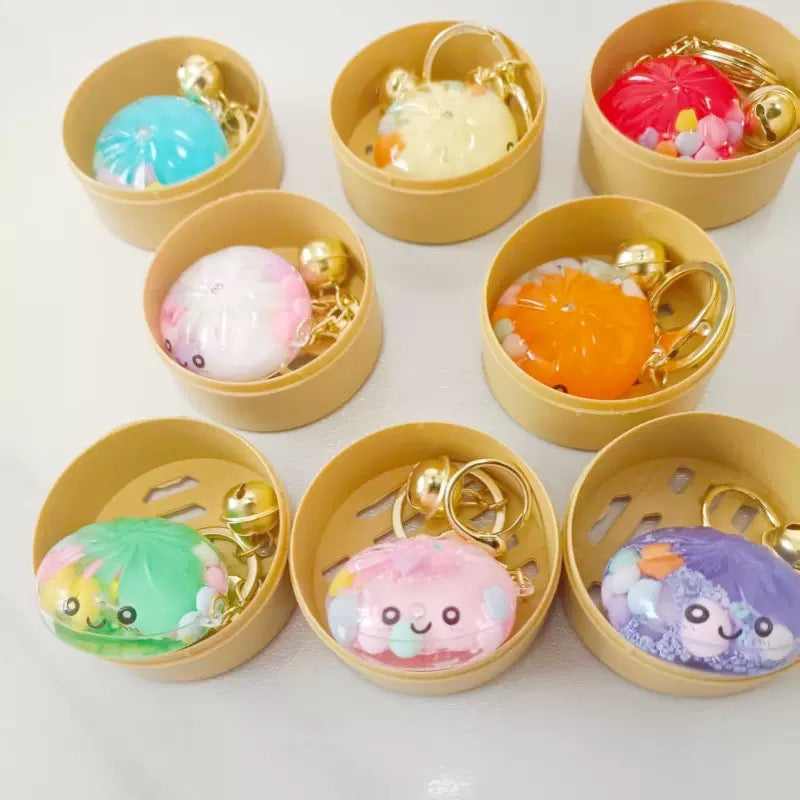 Breloczek DUŻY DUMPLING SQUISHY – KOLOROWY ANTYSTRES W PUDEŁKU